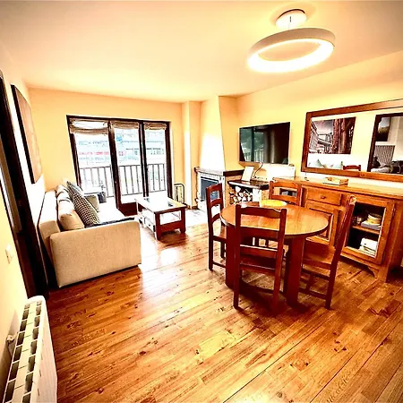 Residencia Pista Llarga Apartment